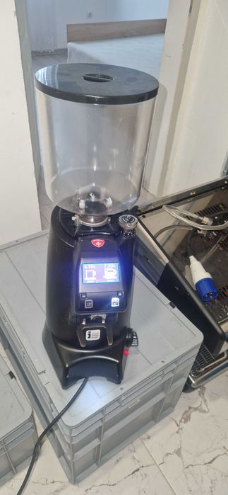 професионална кафемелачка в отлично състояние