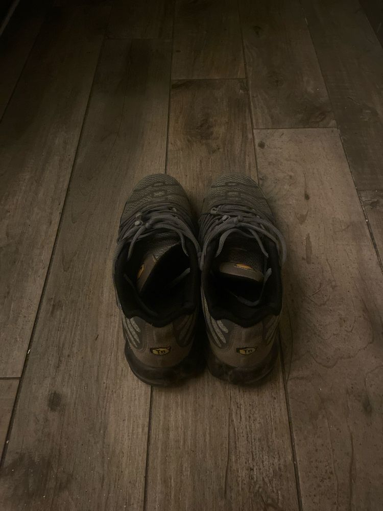Nike tn grey v dobro sustoqnie