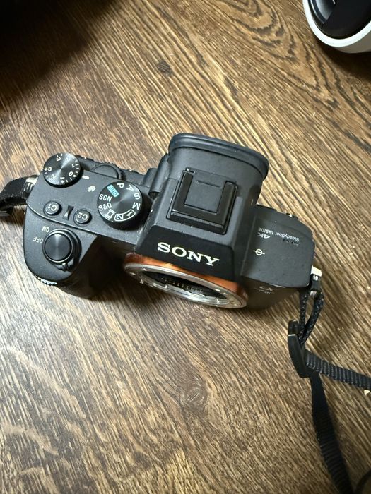 Vând Sony A7III + Sony A7IV