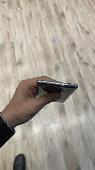 Самсунг S10 5g холати яхши экран Pixel куймаган мазза килиб ишлатасз