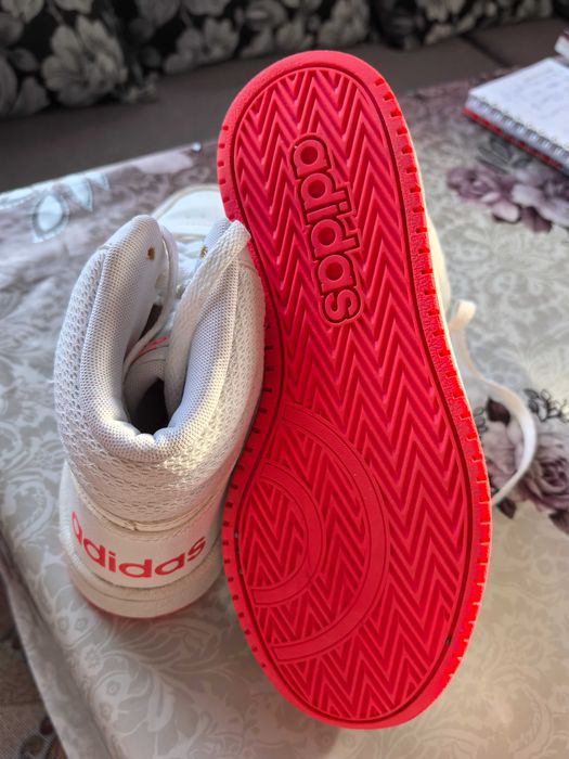 Бели маратонки Размер 38