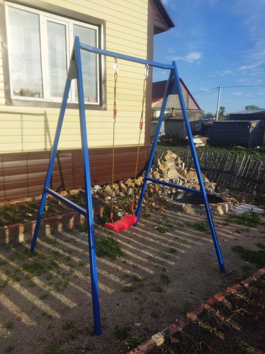 Продам качелю новая