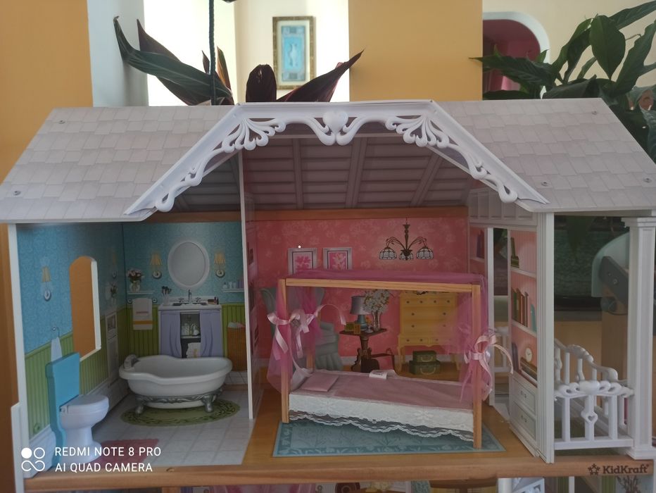 Дървена къща за кукли- Кайли KidKraft