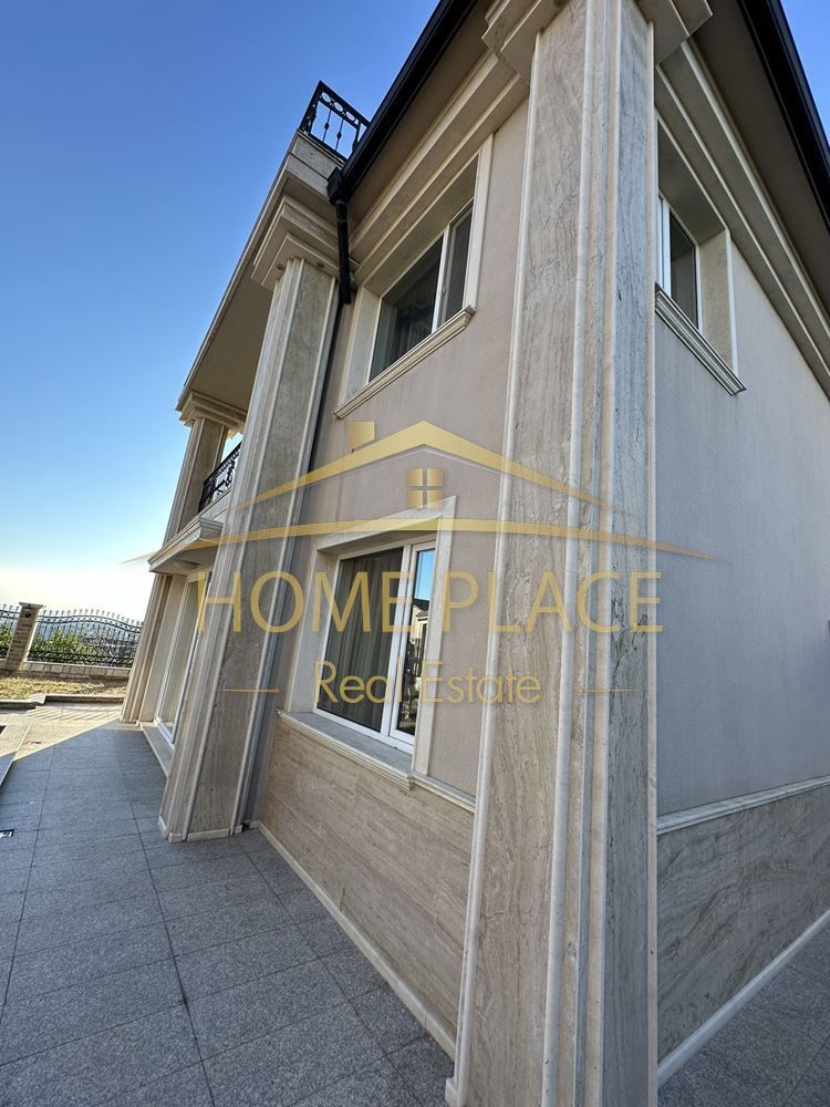 Дава се под наем Къща в Варна, Бриз - 250 кв.м за 1836 € - Снимка #3
