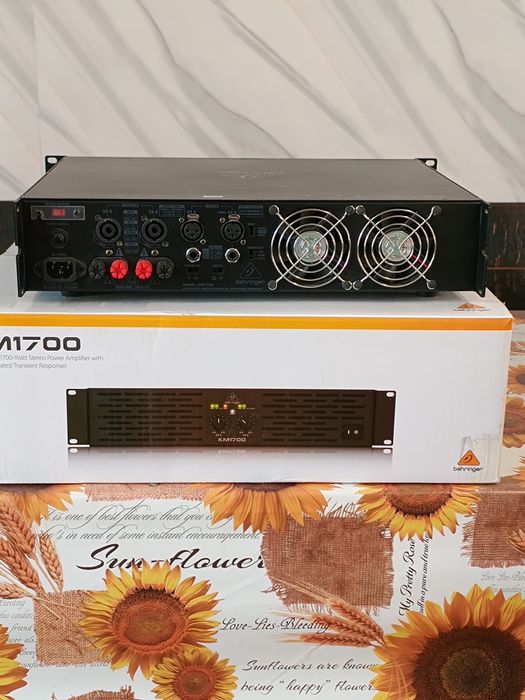 Amplificator Behringer KM 1700, ca nou.