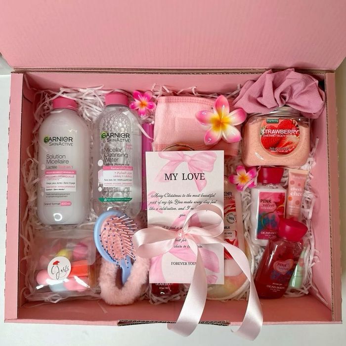 Мистериозни коледни кутии