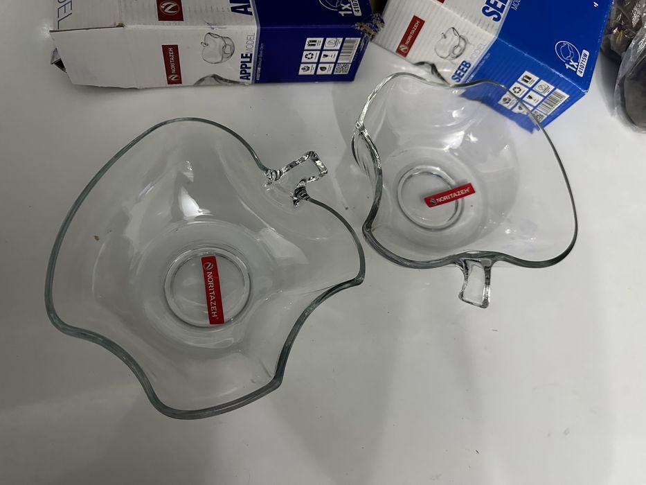 продам новые салатницы в форме яблоко