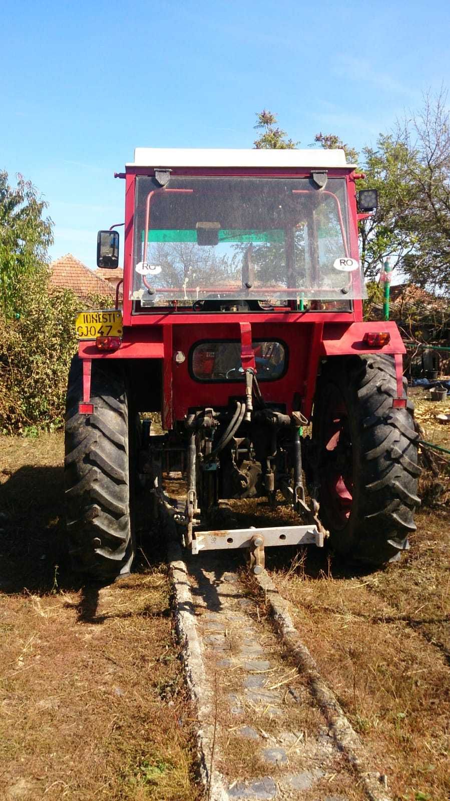 Parbriz geam luneta tractor U650 (Universal 651)