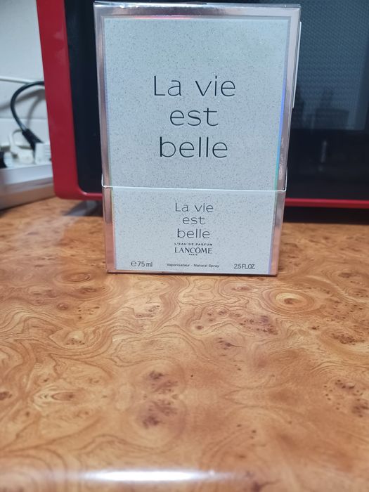 Parfum La Vie est belle 75ml apa de parfum sigilat nou