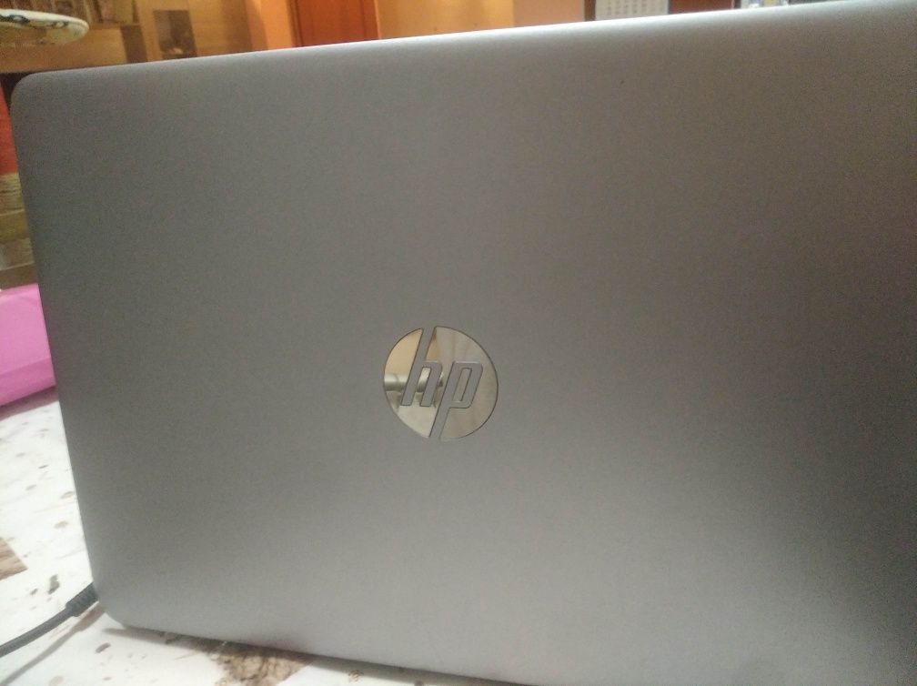 Лаптоп HP 14" i5 2,5GH 8GB RAM 500GB SSD в отлично състояние