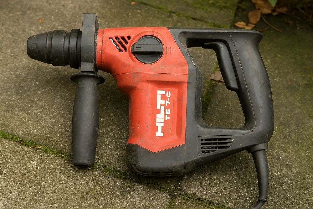 Vând Hilti TE7-C original, sculă profesională folosită ocazional