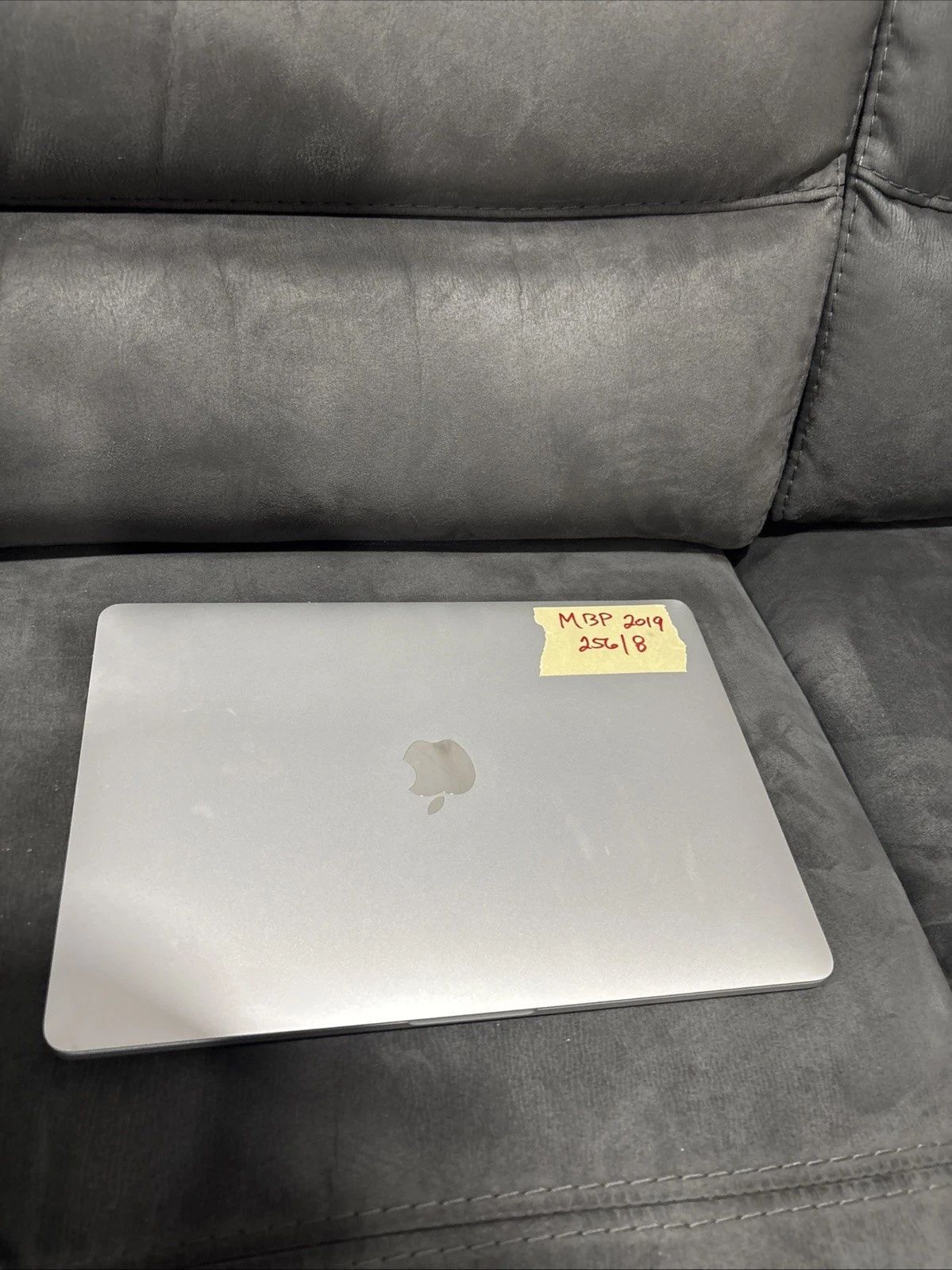 MacBook Pro 2019 13 inch