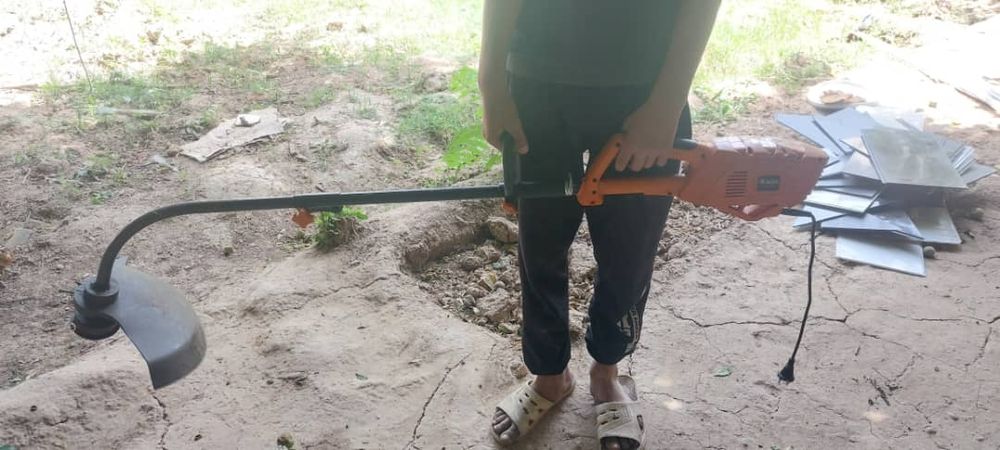 Газон косилка электронный