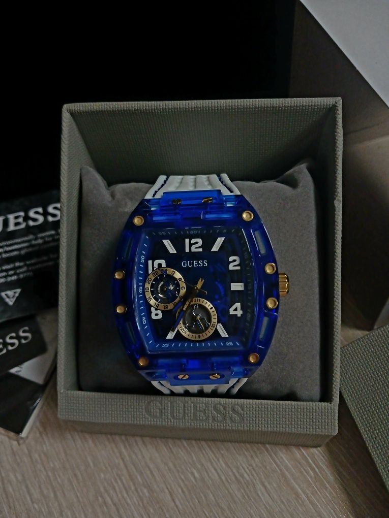 Срочно продам часы GUESS