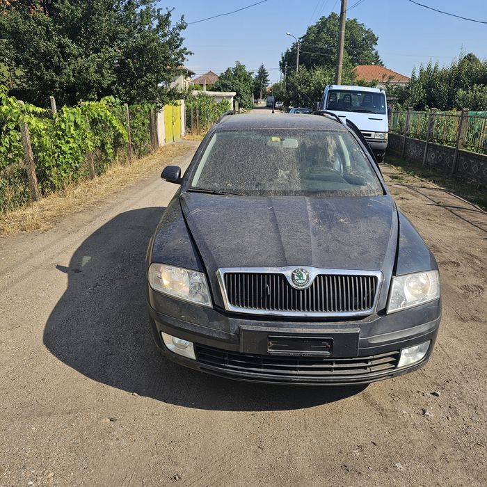 Skoda Octavia 2.0fsi на части само !