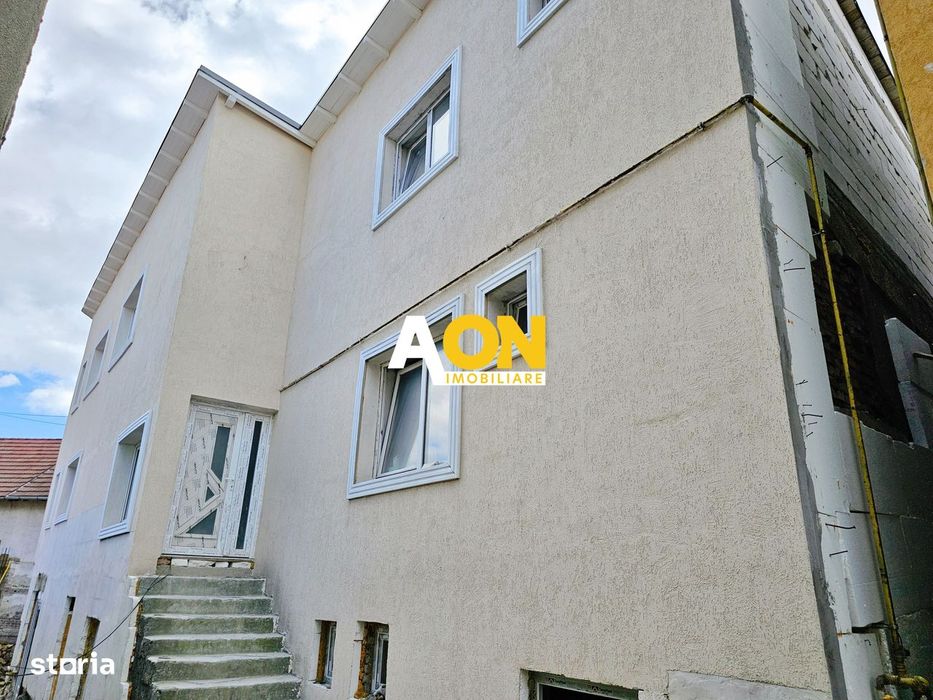 Casa 12 camere, pretabila ca pensiune sau pentru apartamentare