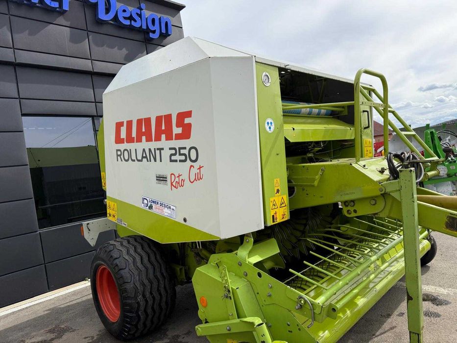 Presa baloti rotunzi marca Claas Rollant 250