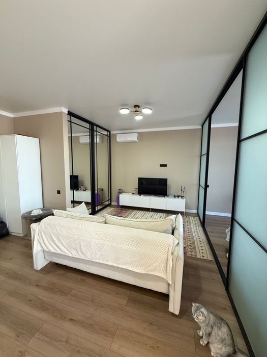 Продается 2 комн кв EL Plaza.