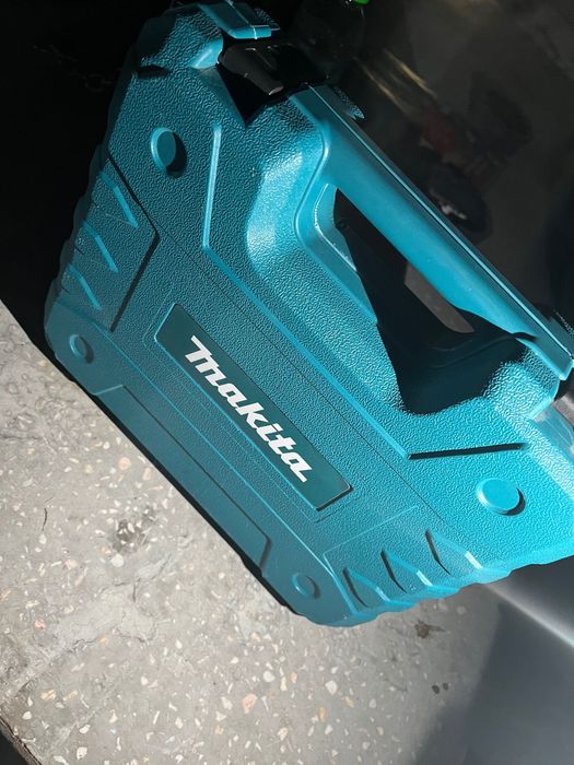 Винтоверт Makita