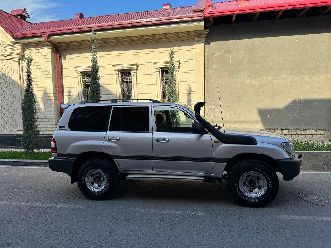 Tayota Land Cruiser 105