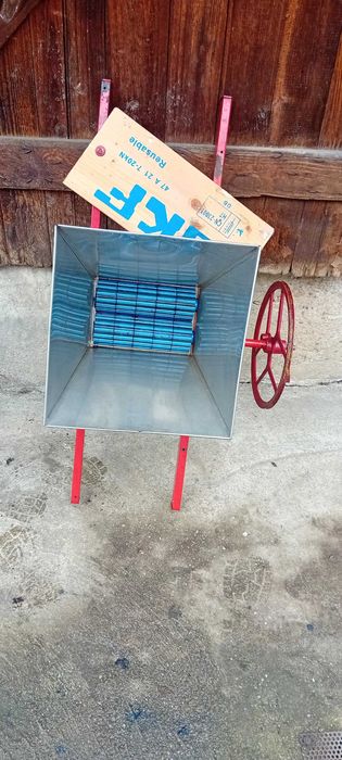 Vind masina macinat struguri in perfecta stare de functionare