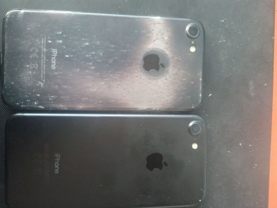 vând 2 telefoane iPhone 7 display spart