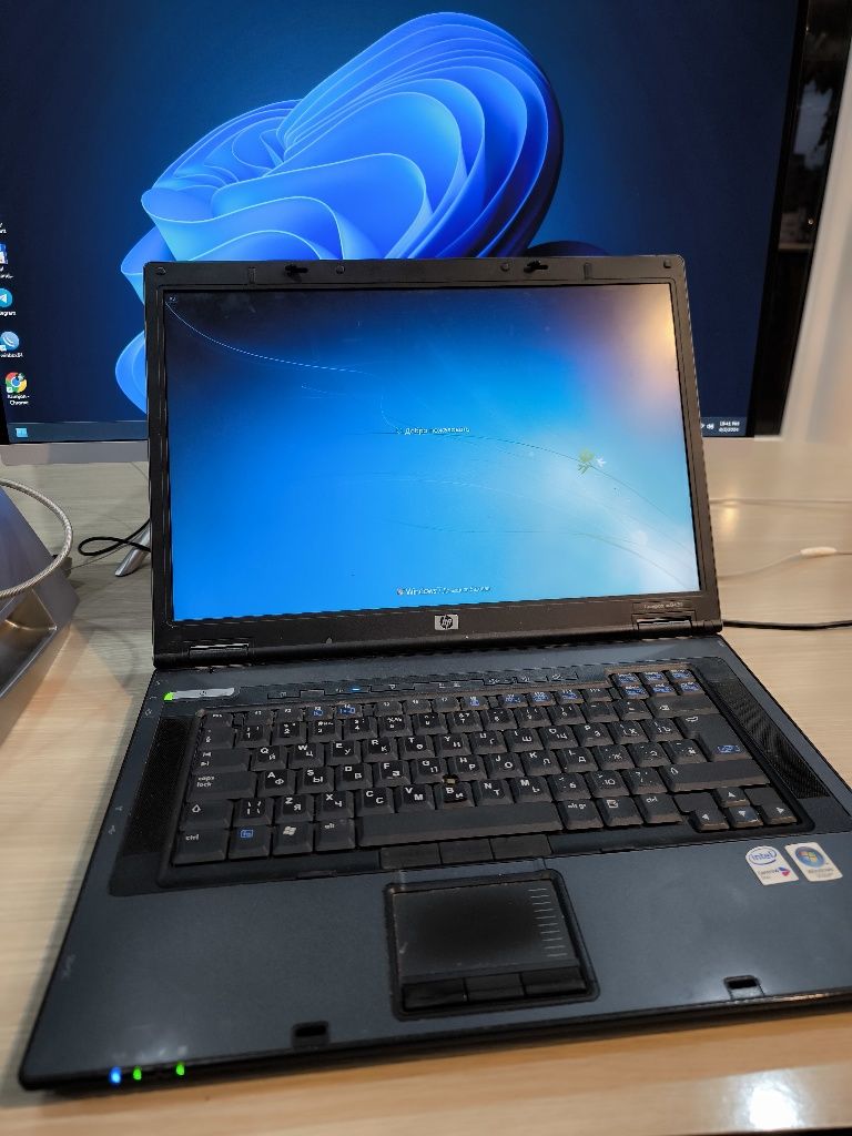 Продаю HP Ноутбук белый зборка сборка
