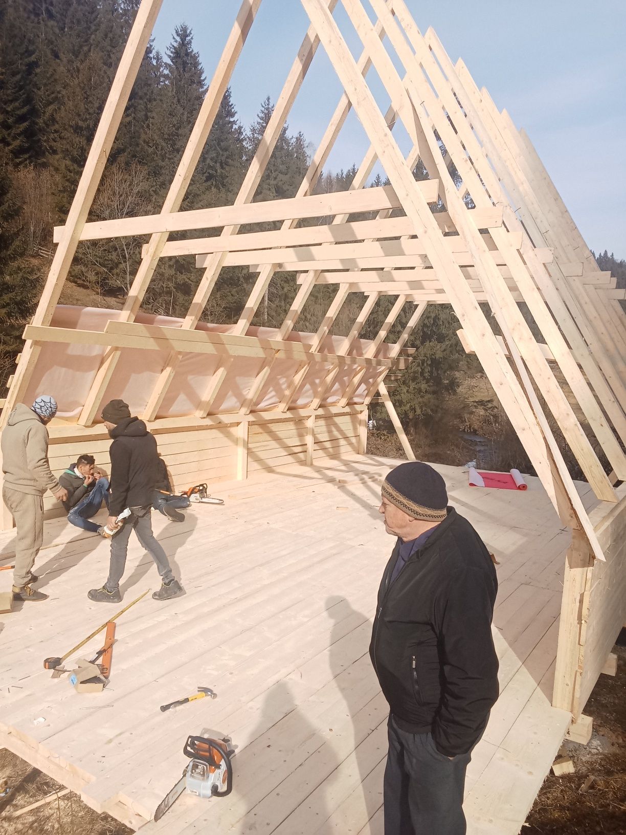Fac case căsuțe cabane cu dormitor și sufragerie