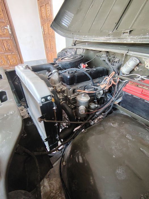 UAZ Hanter 1980 yil