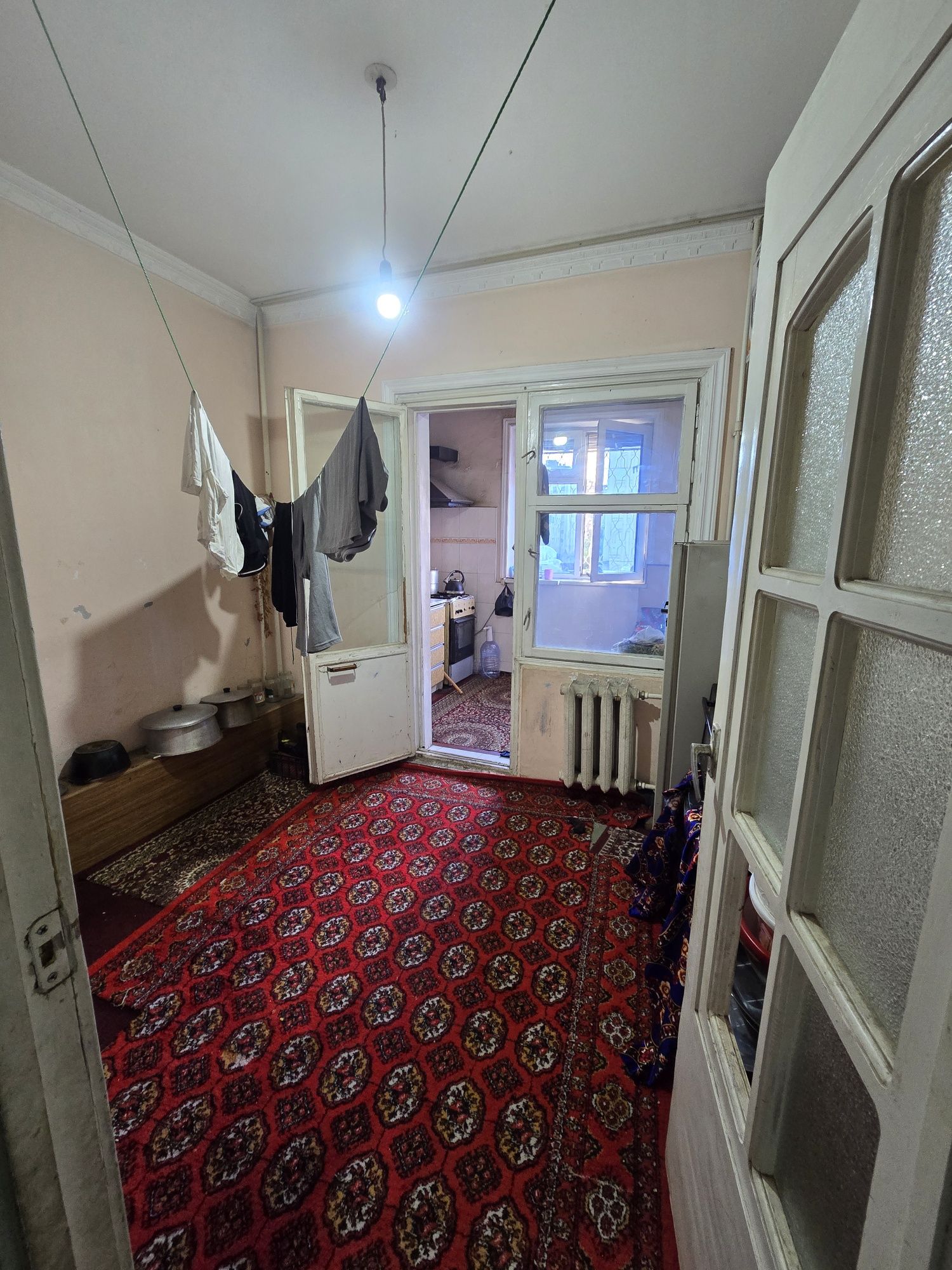 Срочно  продам  квартиру  сергели  5 2 ком зади  корзинка от метро 300