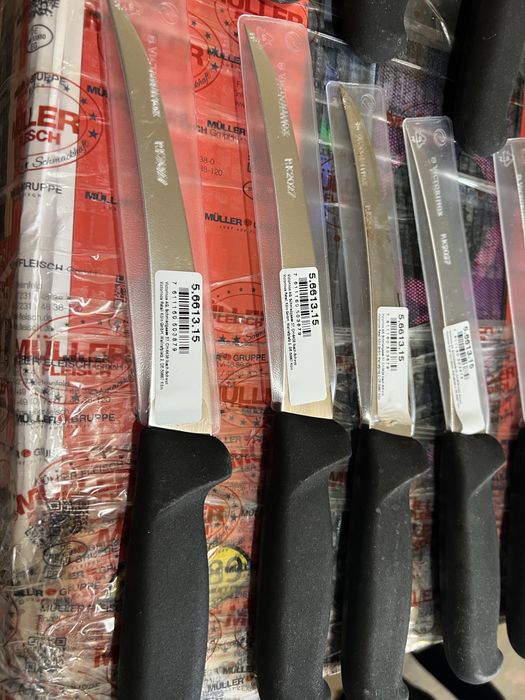 Cuțite de vânzare șorțuri si o mânusă si 2 clacuri