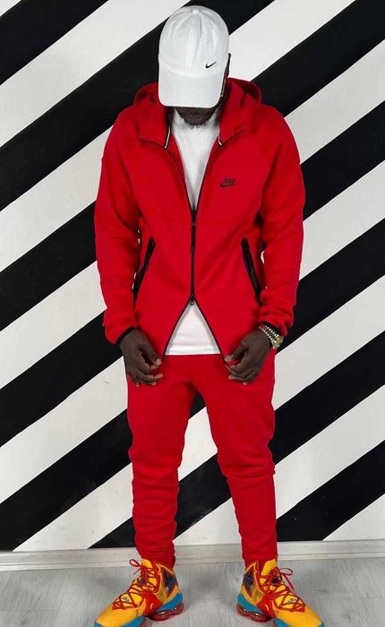 Echipa sportivă masculină Nike Tech 2023