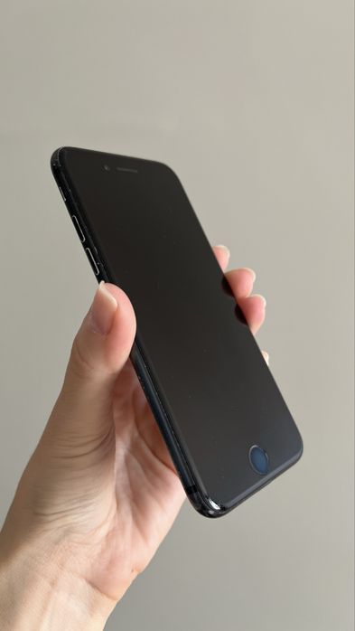 iPhone 7, черные, 32 GB