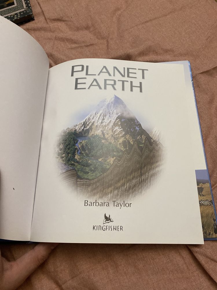 Книга Planet Earth(книга на англ)