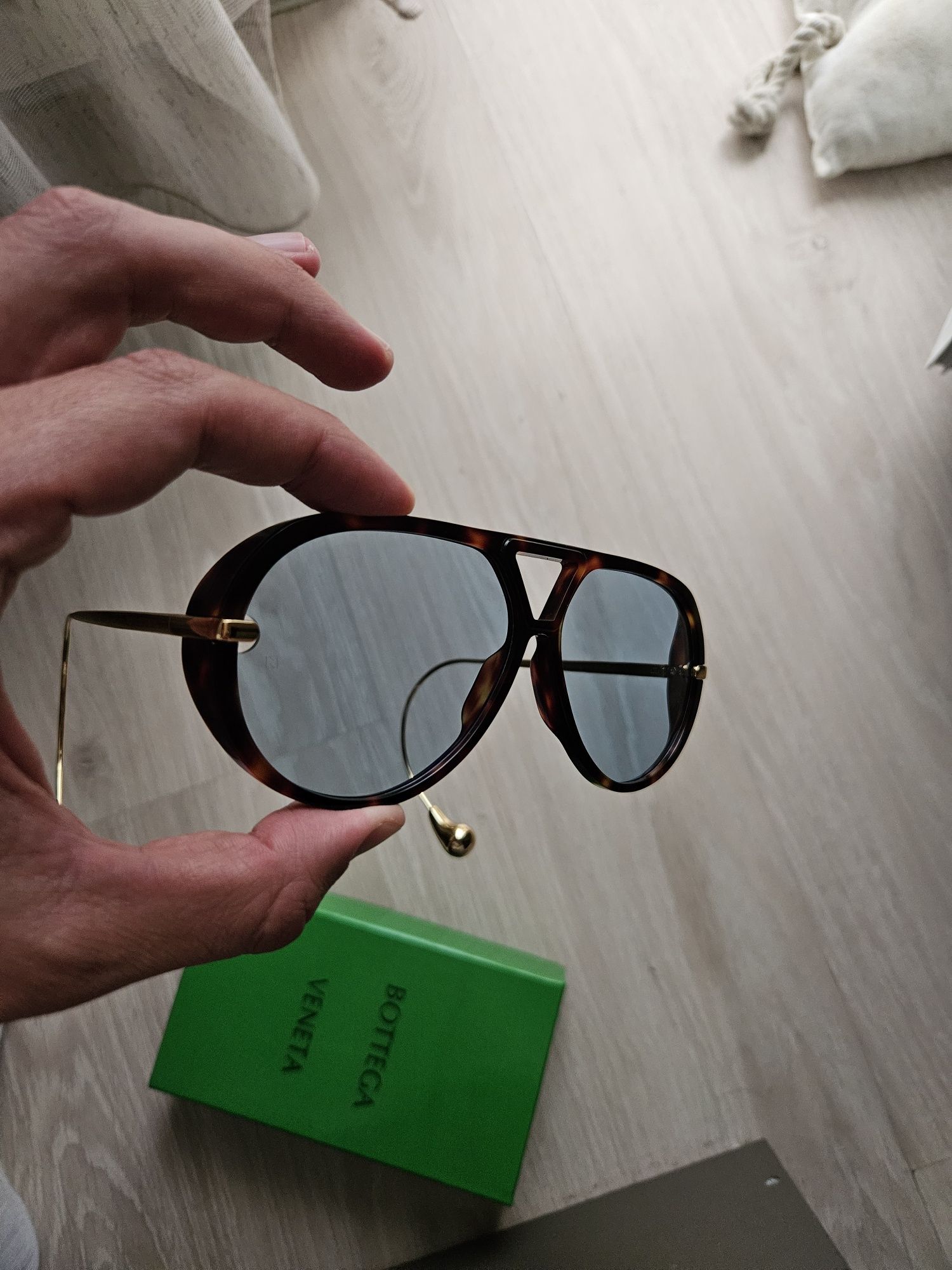 Bottega Veneta Aviator drop