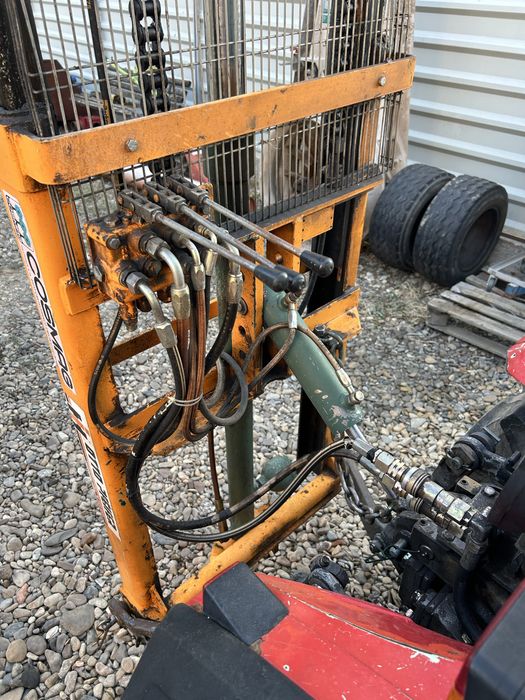 Stivuitor , ridicator tractor