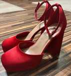 Vand pantofi cu toc
