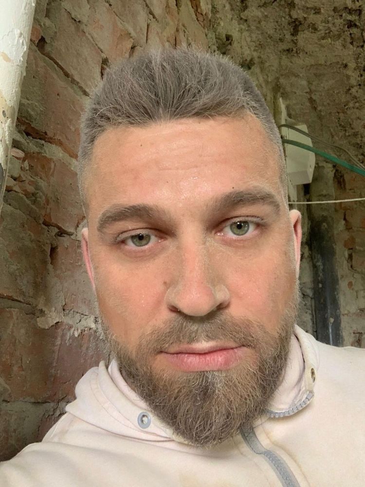 Execut lucrari de amenajari,finisaje interioare,demolari,transport.