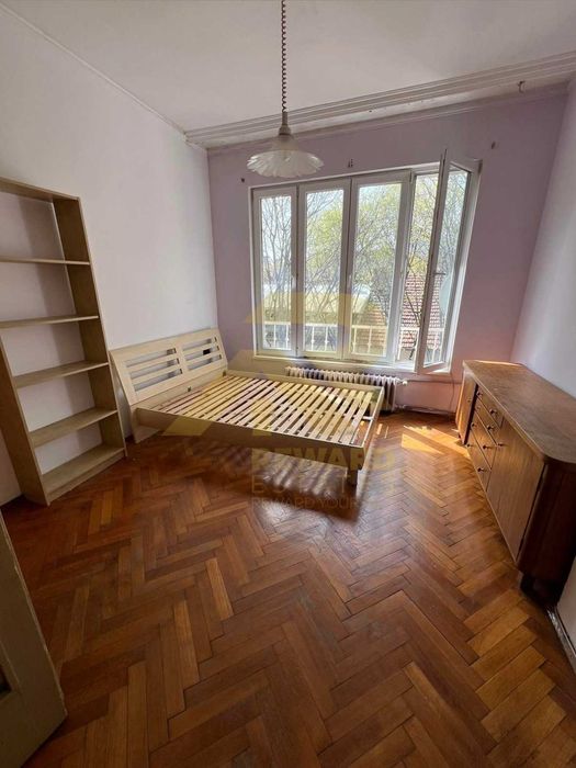 Продава се Тристаен апартамент в София, Медицинска академия - 72 кв.м за 3778 €/кв.м - Снимка #1