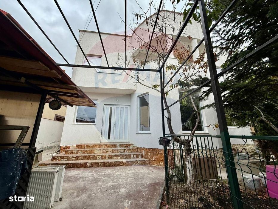 Casă tip pensiune de vanzare in Eforie Nord teren 300 mp