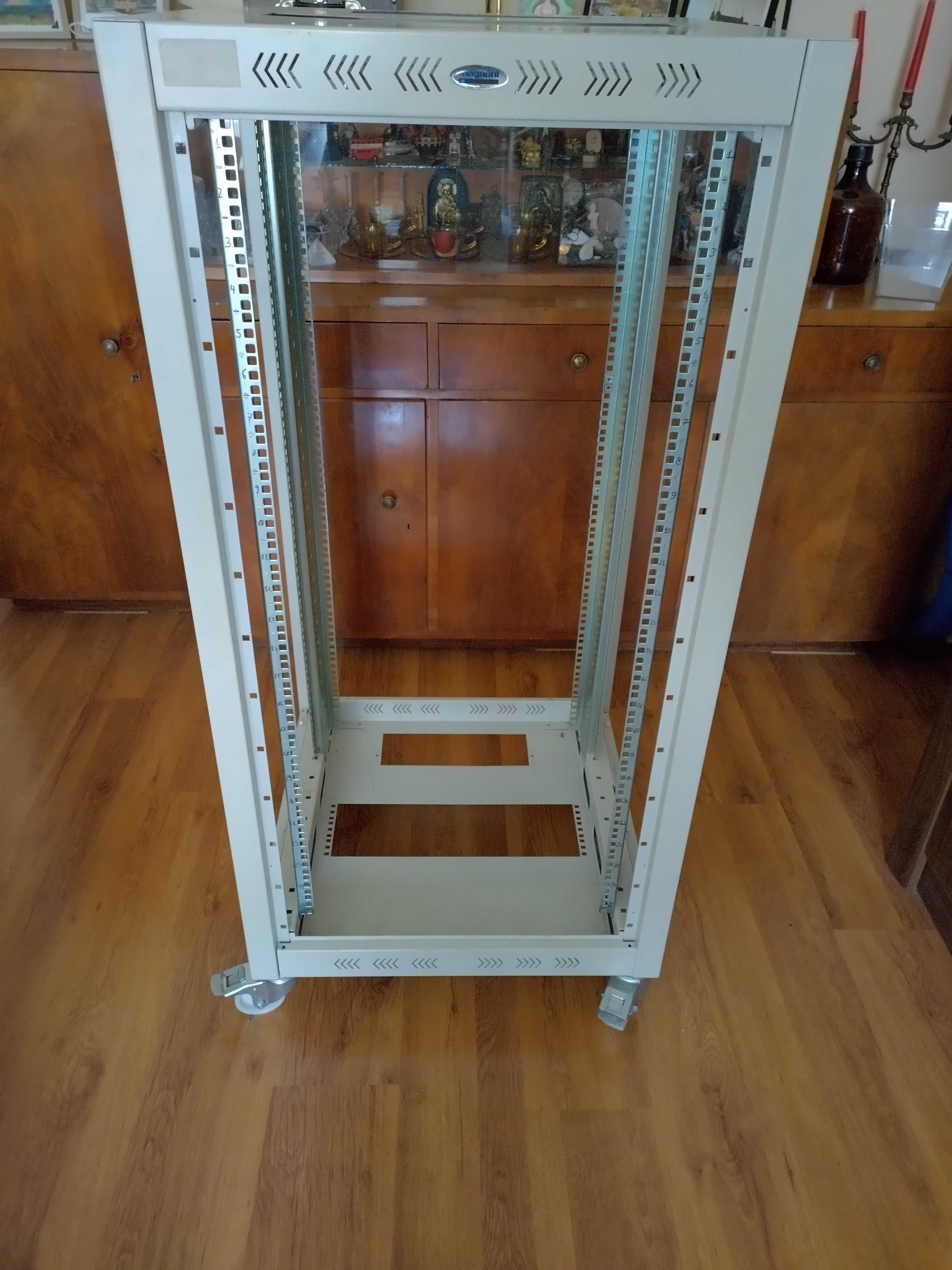 Сървърен комуникационен мрежови шкаф Rack 25U 19" 600x600x1100см.