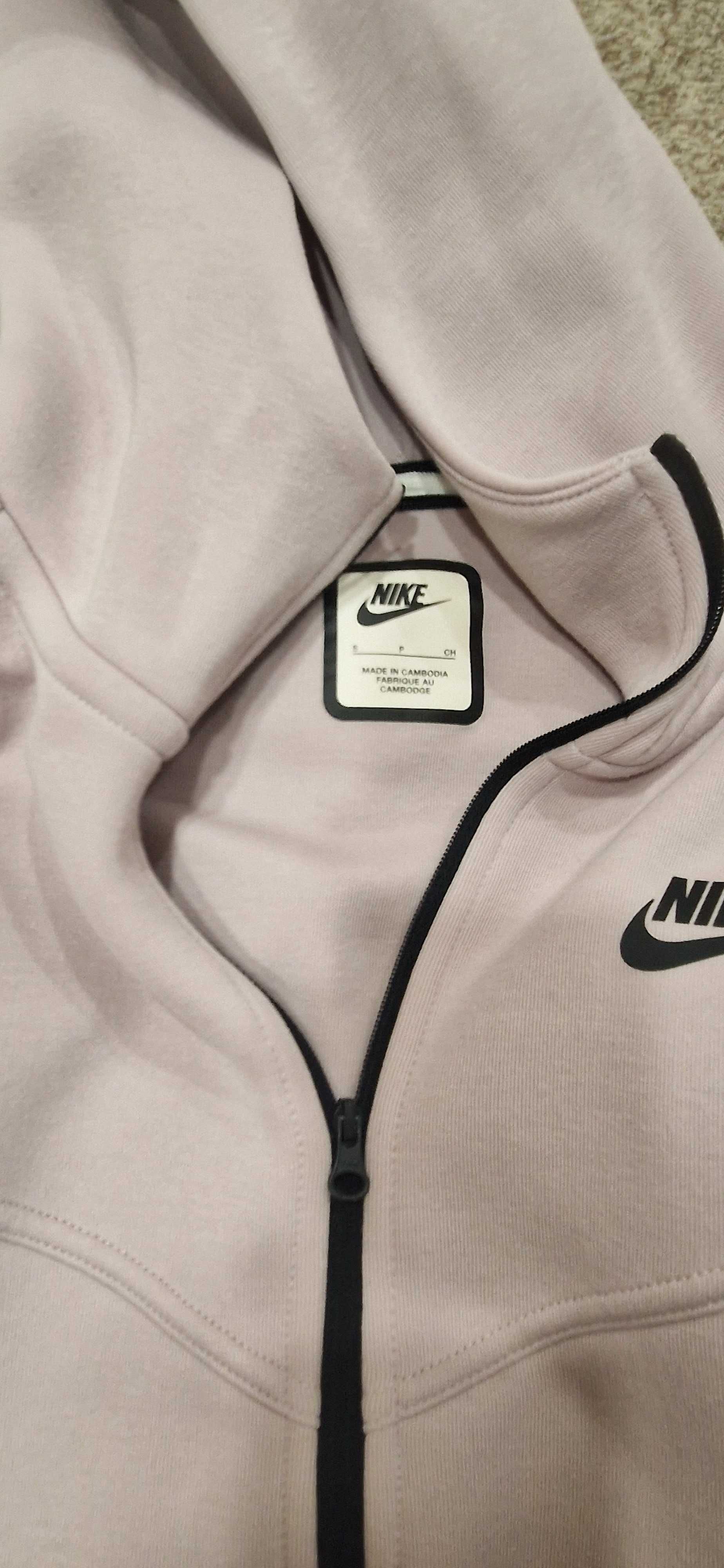 Оригинален дамски анцунг Nike