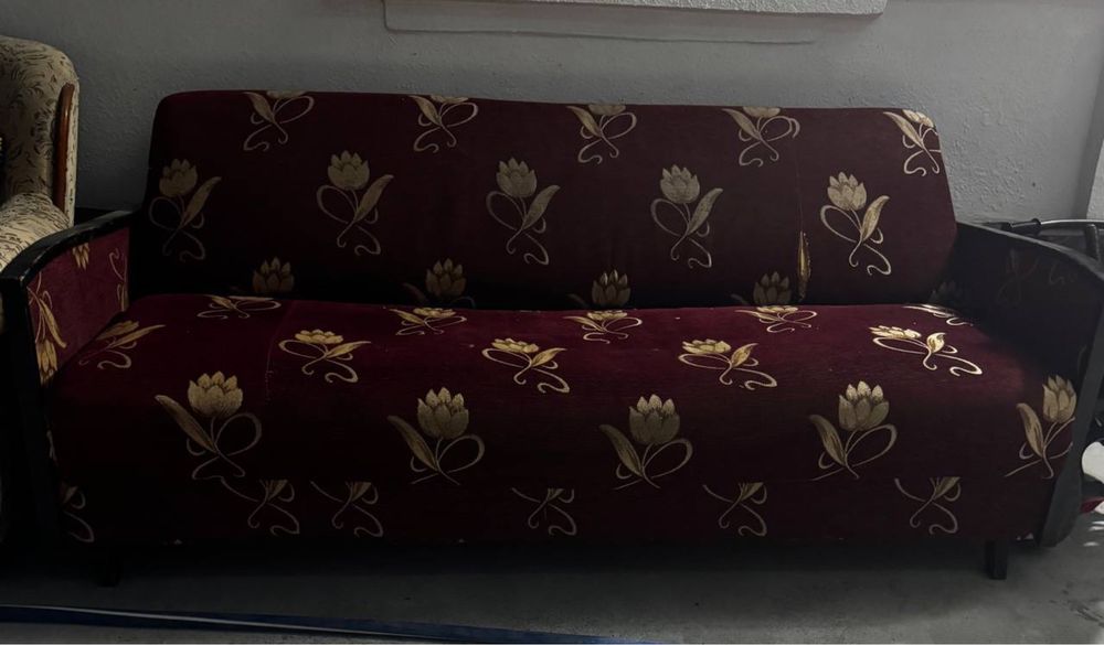 Divan sotiladiii.