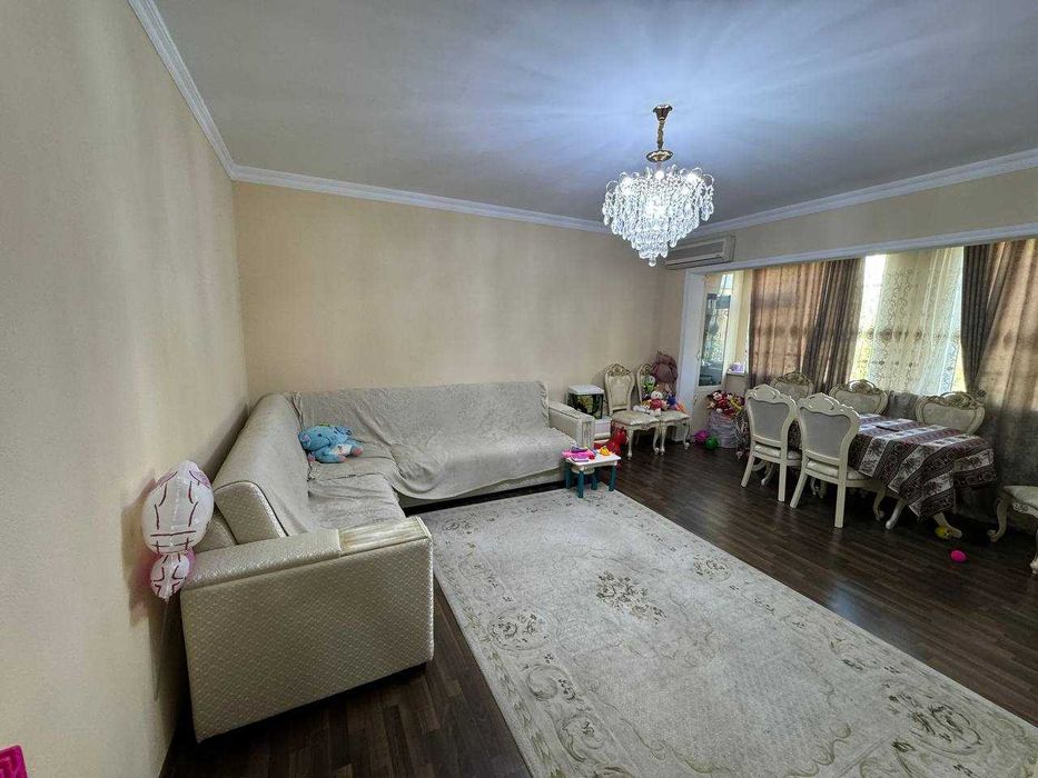 Продам 3-х комнатную.Юнусабад-4 ,ресторан Билюр. 3/3/4