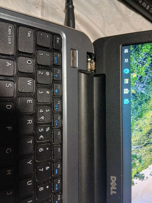 Vand laptop Dell Inspiron 5521