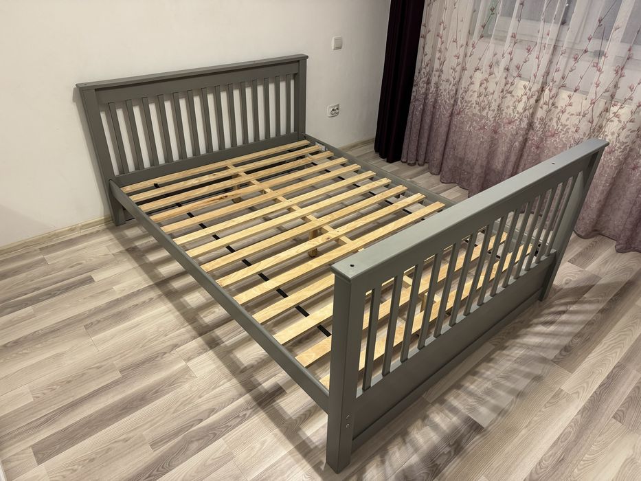 Pat Mobexpert din lemn masiv 140x190 cu somiera si lazi de depozitare