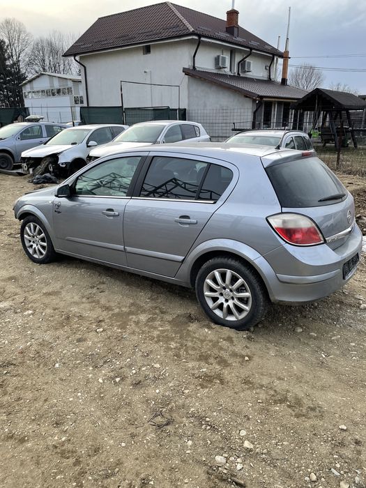 Dezmembrez Opel Astra H 1.3 1.4 1.6 1.7 1.9