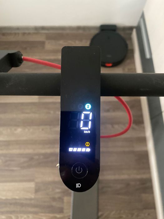 Trotinetă electrică XIAOMI SCOOTER 4