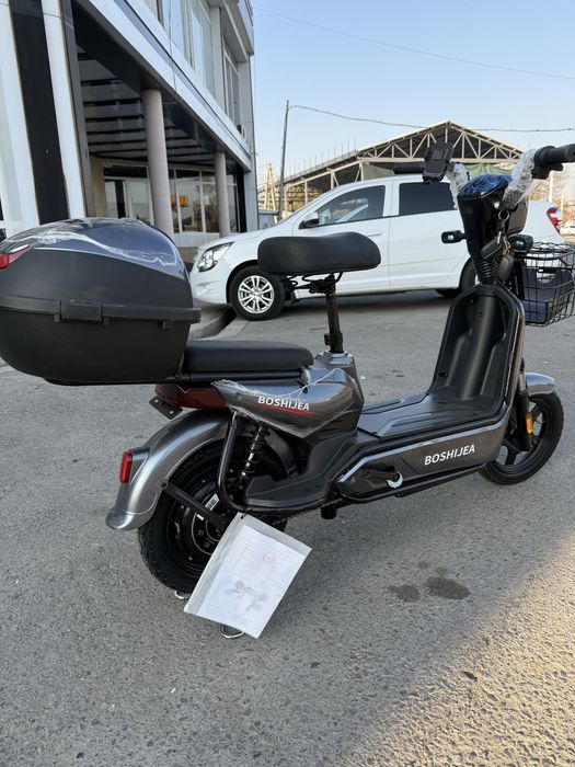 Новинка! Электро мопед с педалями + каска в подарок!