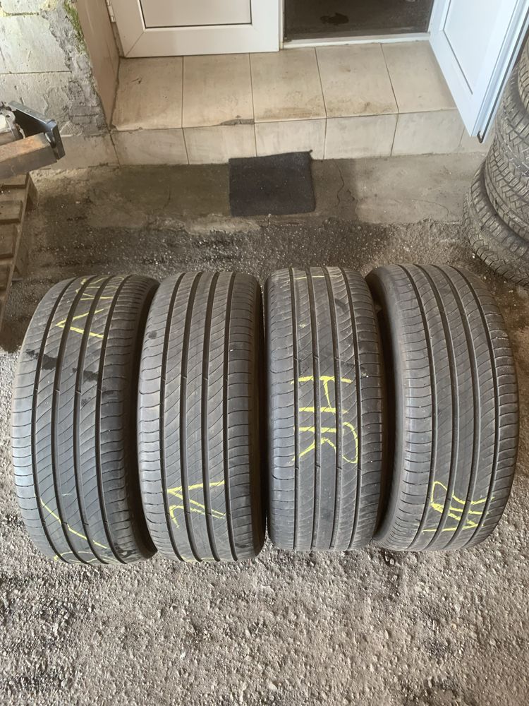 235/50/19 Set MICHELIN dot 2021